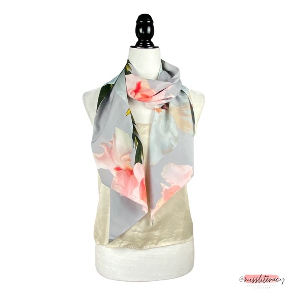 NWOT Ted Baker Scarf in Silver Gray Blush Pink Floral Print Long Spring Scarf - Picture 3 of 9